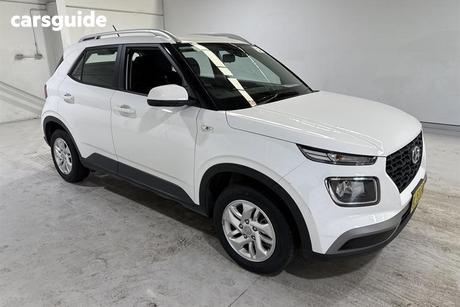 White 2023 Hyundai Venue Wagon