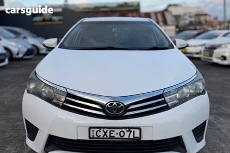 White 2014 Toyota Corolla Sedan Ascent