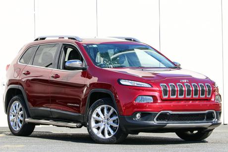 Red 2015 Jeep Cherokee Wagon Limited (4X4)
