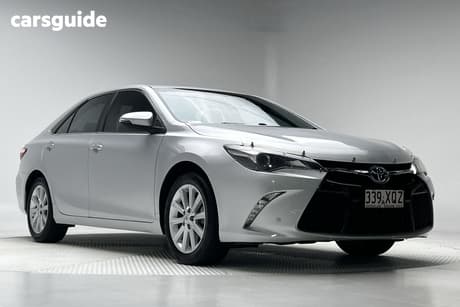 Silver 2016 Toyota Camry Sedan Atara S Hybrid