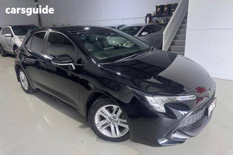 Black 2018 Toyota Corolla Hatchback Sx