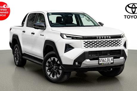 White 2025 Toyota Hilux Double Cab Pick Up Sr5 (4X4)