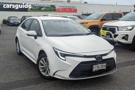 White 2025 Toyota Corolla Sedan Sx Hev