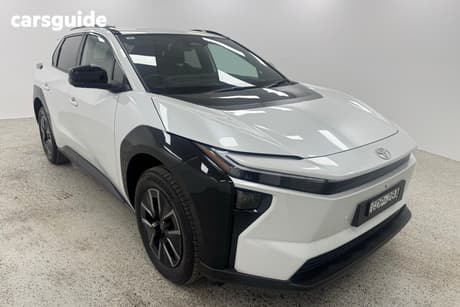 White 2025 Toyota BZ4X Wagon Awd