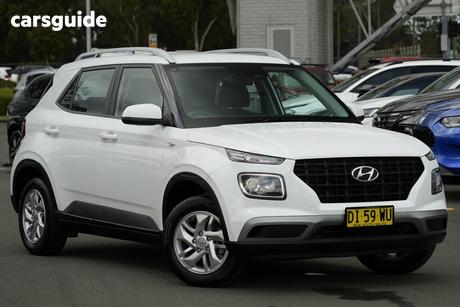 White 2024 Hyundai Venue Wagon