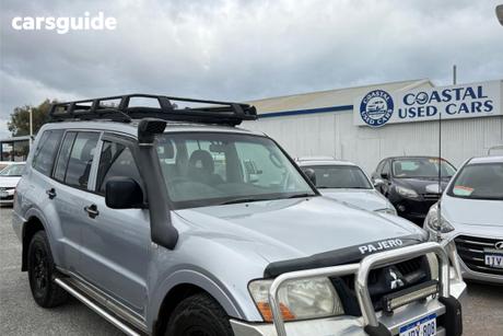 Silver 2004 Mitsubishi Pajero Wagon Glx Lwb (4X4)