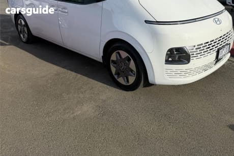 White 2023 Hyundai Staria Wagon Highlander