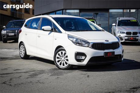 White 2018 Kia Rondo Wagon S