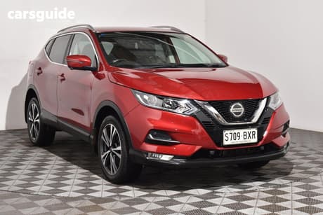 Red 2018 Nissan Qashqai Wagon St-L