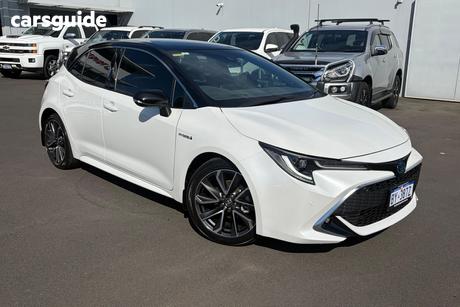 White 2021 Toyota Corolla Hatchback Zr Hybrid