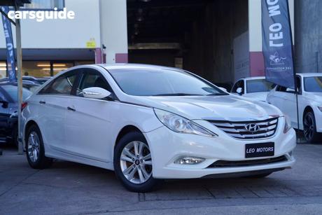 White 2011 Hyundai I45 Sedan Active