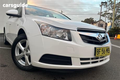White 2010 Holden Cruze Sedan Cd