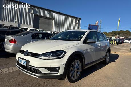 White 2018 Volkswagen Golf Wagon Alltrack 132 Tsi