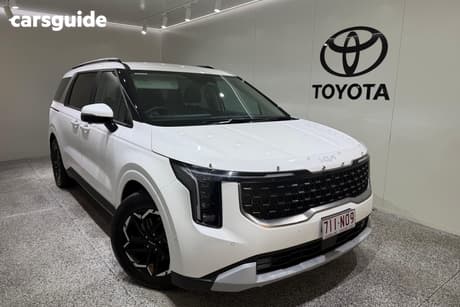 White 2025 Kia Carnival Wagon Sport+