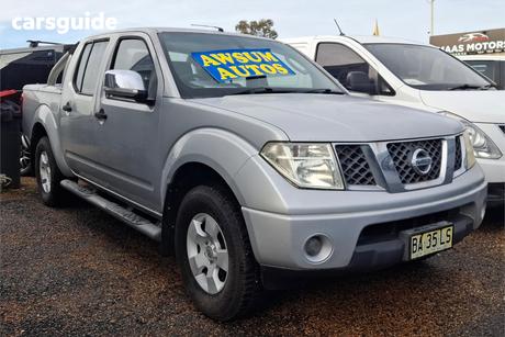 Silver 2009 Nissan Navara Dual Cab Pick-up St-X (4X4)