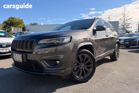 Grey 2022 Jeep Cherokee Wagon S-Limited (Awd)