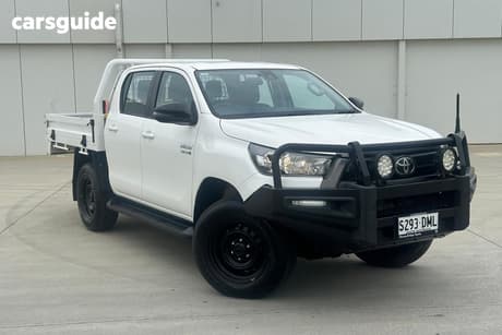 White 2023 Toyota Hilux Double Cab Chassis Sr (4X4)