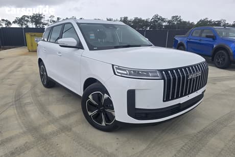 White 2026 OMODA JAECOO J5 SUV HYBRID SUMMIT F