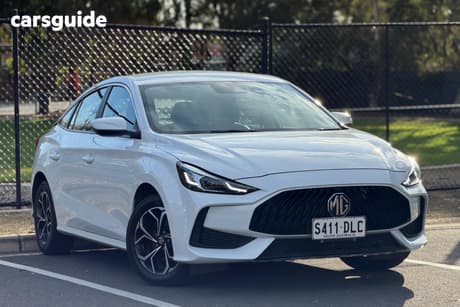 White 2023 MG MG5 Sedan Vibe