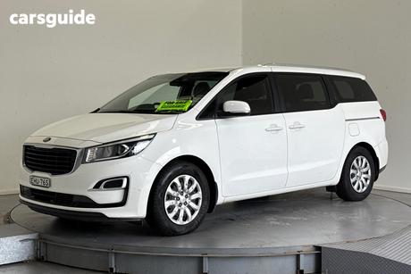 White 2018 Kia Carnival Wagon S