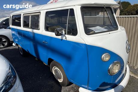 White 1971 Volkswagen Kombi Commercial