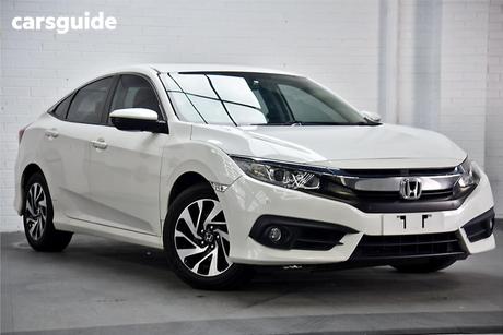White 2017 Honda Civic Sedan Vti-S