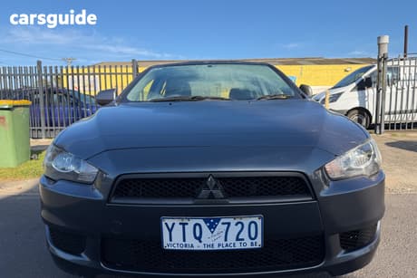 Grey 2009 Mitsubishi Lancer Sedan Es