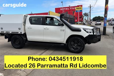White 2022 Toyota Hilux Double Cab Chassis Sr (4X4)