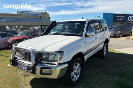 White 2004 Toyota Landcruiser Wagon Sahara (4X4)