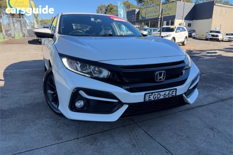 White 2019 Honda Civic Hatchback Vti-S