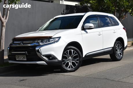 White 2017 Mitsubishi Outlander Wagon Ls Safety Pack (4X4) 7 Seats