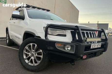 White 2013 Jeep Grand Cherokee Wagon Laredo (4X4)