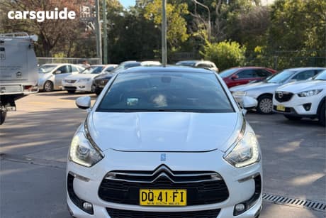 White 2014 Citroen DS5 Wagon Dsport