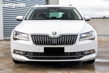 White 2018 Skoda Superb Wagon 162 Tsi