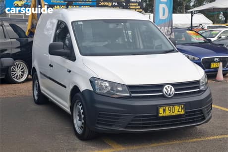 White 2019 Volkswagen Caddy Van Tsi220