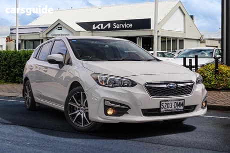 White 2017 Subaru Impreza Hatchback 2.0L (Awd)