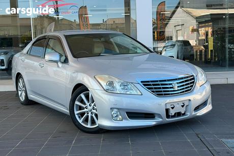 Silver 2009 Toyota Crown Sedan