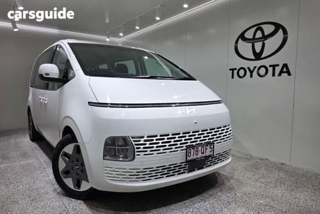 White 2024 Hyundai Staria Wagon