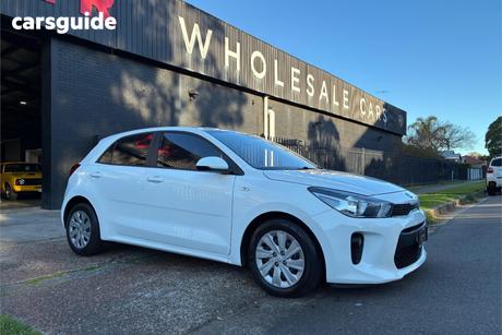 White 2020 Kia RIO Hatchback S