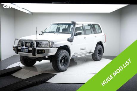 White 2014 Nissan Patrol Wagon St (4X4)