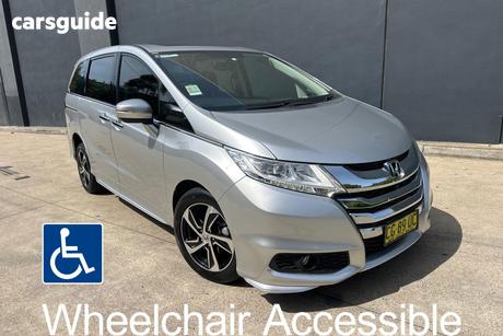 Silver 2015 Honda Odyssey Wagon Vti-L