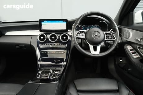 White 2019 Mercedes-Benz C300 Saloon