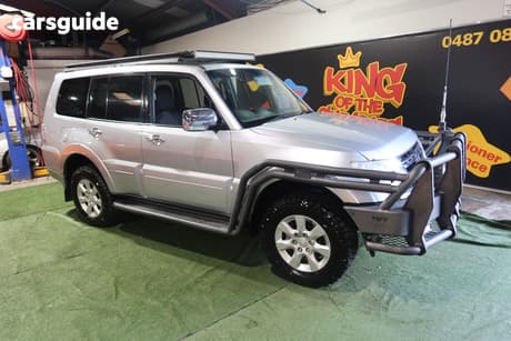 Silver 2011 Mitsubishi Pajero Wagon Glx Lwb (4X4)