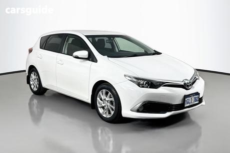 White 2018 Toyota Corolla Hatchback Ascent Sport