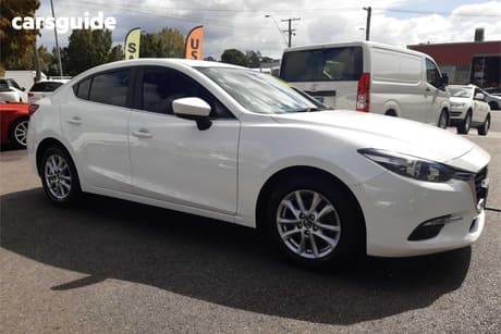 White 2017 Mazda 3 Sedan Maxx