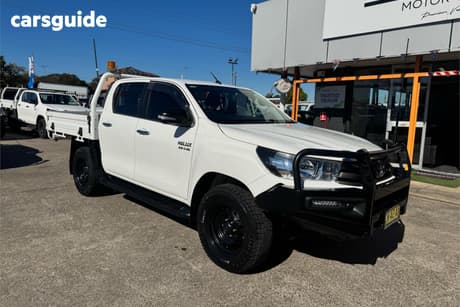 White 2017 Toyota Hilux Dual Cab Chassis Sr (4X4)