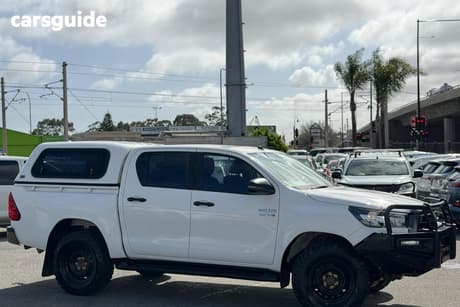 White 2020 Toyota Hilux Double Cab Pick Up Sr (4X4)