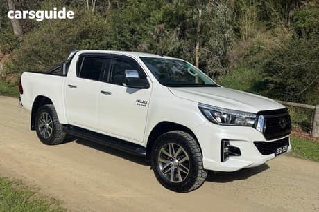 White 2019 Toyota Hilux Double Cab Pick Up Sr5 (4X4)