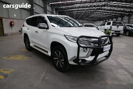 White 2016 Mitsubishi Pajero Sport Wagon Exceed (4X4) 7 Seat