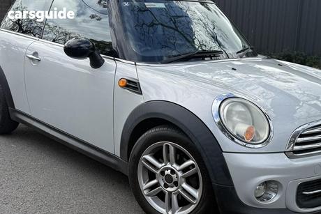 2010 Mini Cooper Hatchback Chilli